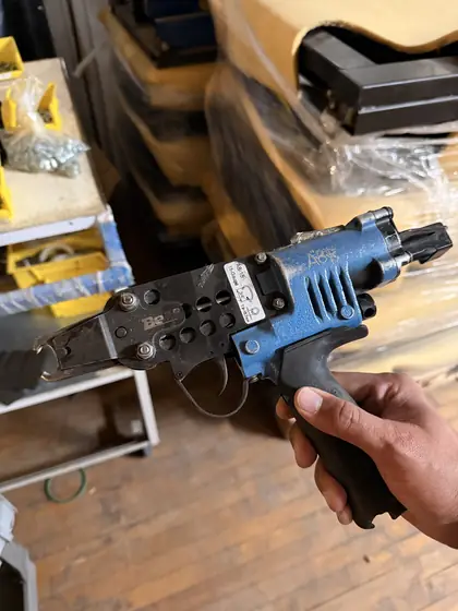 Pneumatic Hog Ring Gun – IMG_2854.JPG