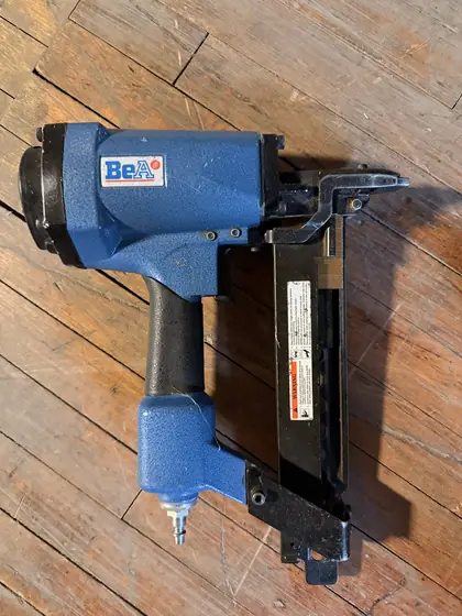 Heavy Duty Pneumatic Stapler – IMG_2868.JPG