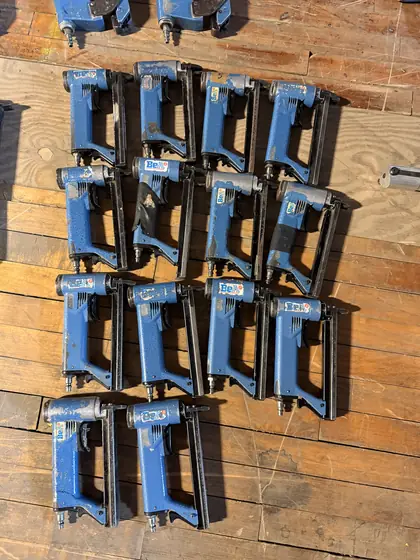 Pneumatic Staple Guns – IMG_2875.JPG