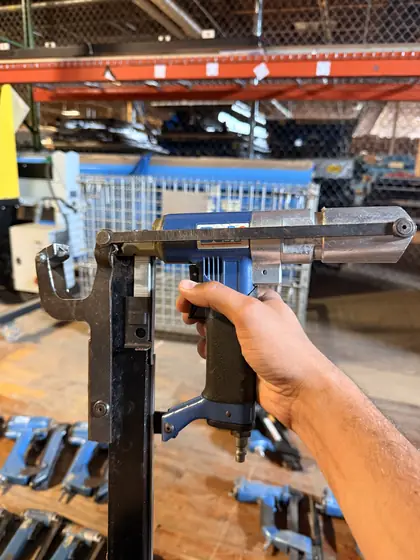 Pneumatic Clinching Plier – IMG_2877.JPG